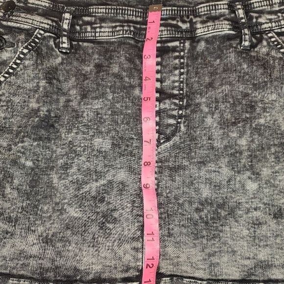 Forever 21 Women’s Overall Mini Dress Black Womens size 25 Distressed Acid Wash - Picture 2 of 6